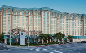 Renaissance Los Angeles Airport Hotel